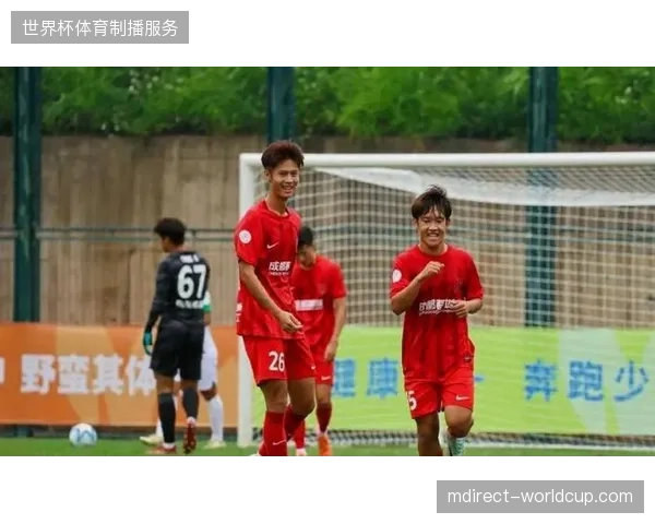 成都蓉城共有4名球员入选最佳阵容，成为本赛季入选人数最多的俱乐部